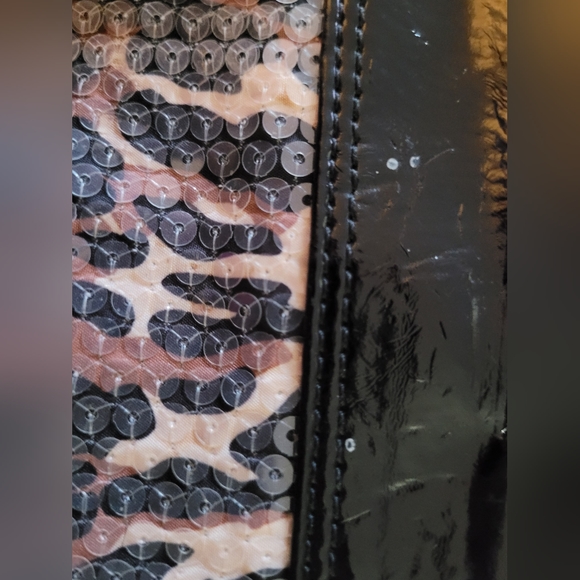 BETSEY JOHNSON  wristlet wallet - Picture 5 of 9